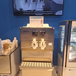 Velkokapacitní výrobník točené zmrzliny Carpigiani UF 920 SP - Výrobníky, stroje na točenou zmrzlinu 5