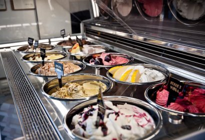 CAFE MODUR - dodávka technologie na výrobu zmrzliny Carpigiani, zmrzlinová vitrína BRX VISTA - vybavení pro cukrárny