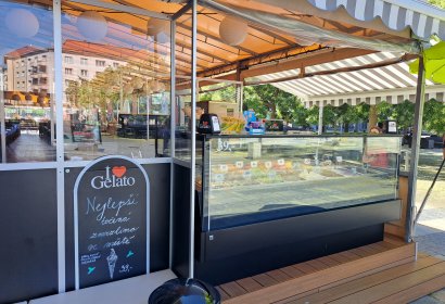 Dodávka kompletní zmrzlinové výrobny pro Pizza Coloseum v Ostravě - zmrzlinové stroje 1